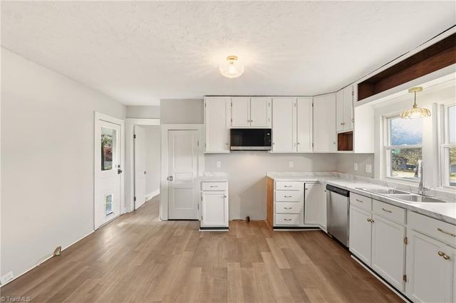 3868 Grayson Drive, Winston-salem, NC 27107