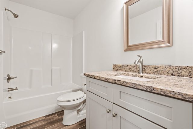 1924 Shelldrake Lane, St, MI 48079