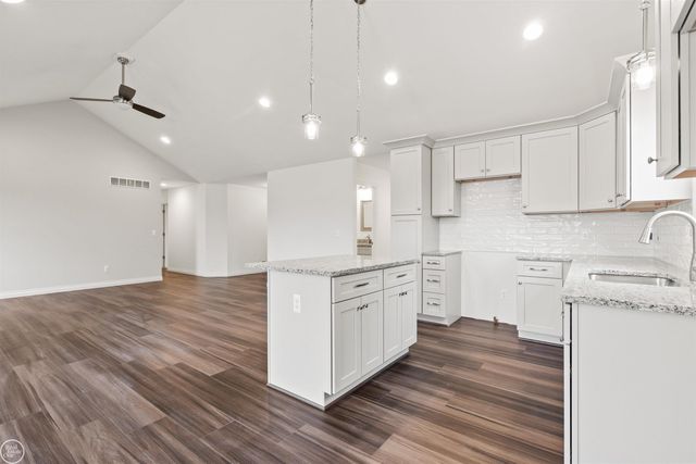 1924 Shelldrake Lane, St, MI 48079