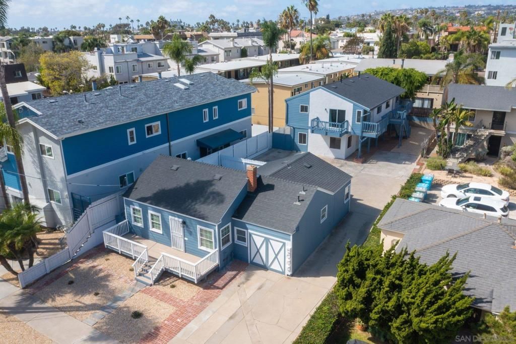 1344 La Palma, San Diego, CA 92109 — exterior