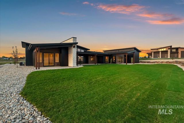 8085 Quail Hollow Dr, Middleton, ID 83644