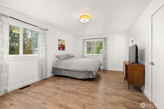 1346 W Third Street, South Bend, WA 98586