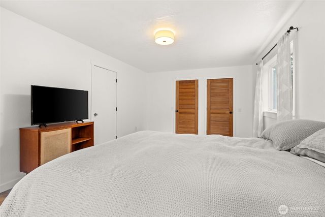 1346 W Third Street, South Bend, WA 98586