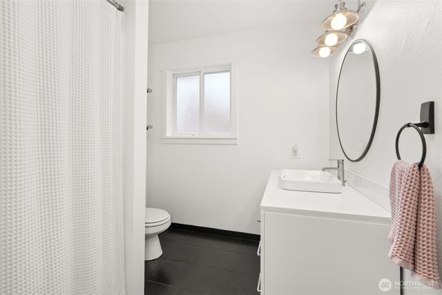 1346 W Third Street, South Bend, WA 98586