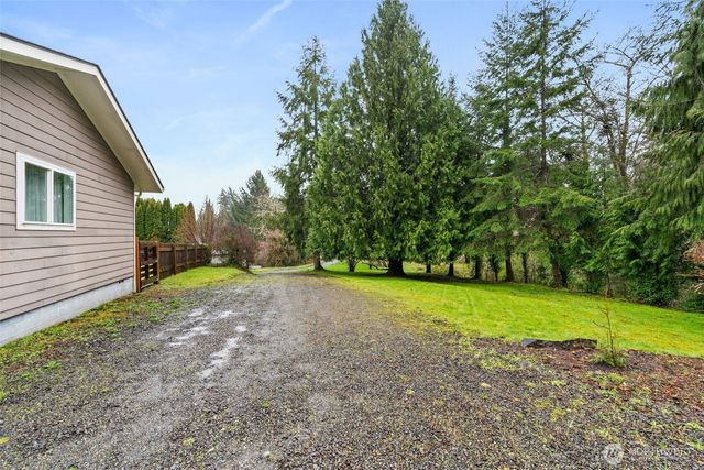 1346 W Third Street, South Bend, WA 98586