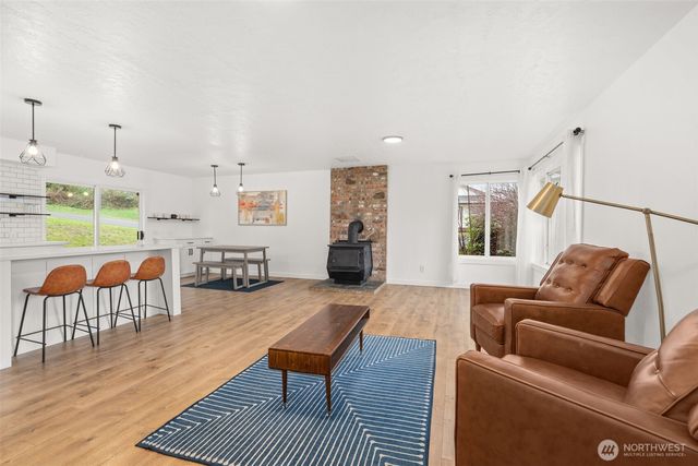 1346 W Third Street, South Bend, WA 98586