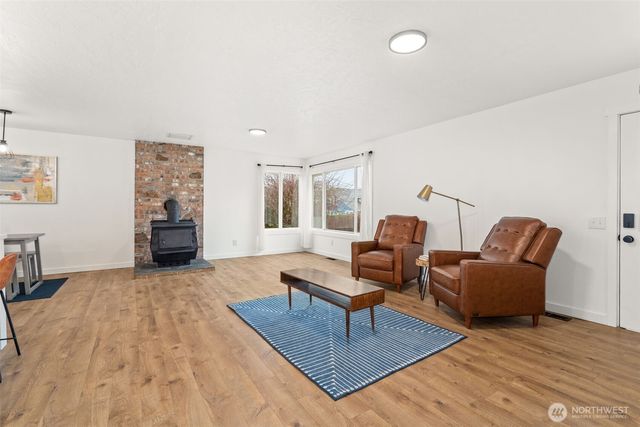 1346 W Third Street, South Bend, WA 98586