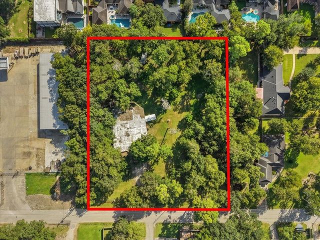 1304 Deepwood Drive, Fiendswood, TX 77546