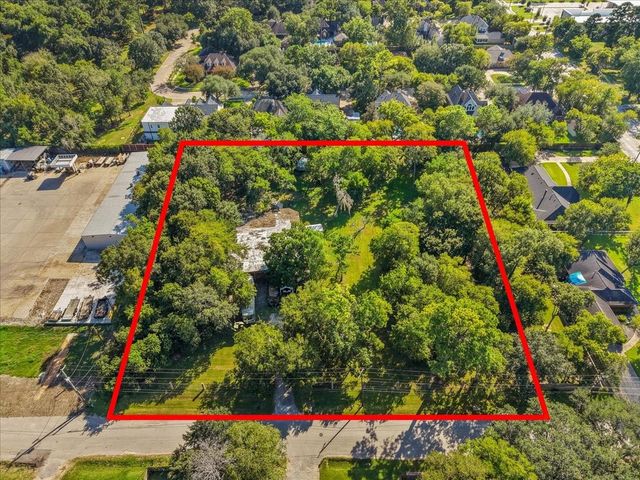 1304 Deepwood Drive, Fiendswood, TX 77546