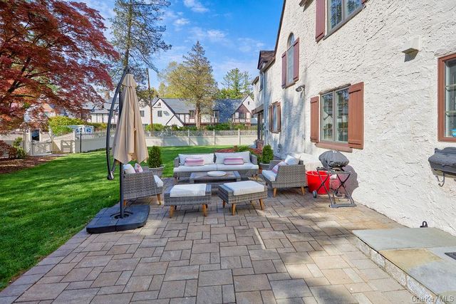 4 Glenwolde Park, Tarrytown, NY 10591