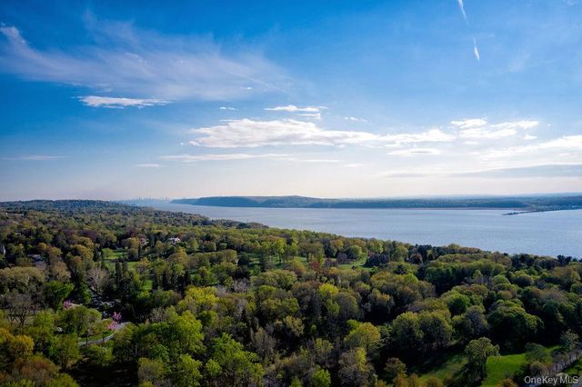 4 Glenwolde Park, Tarrytown, NY 10591