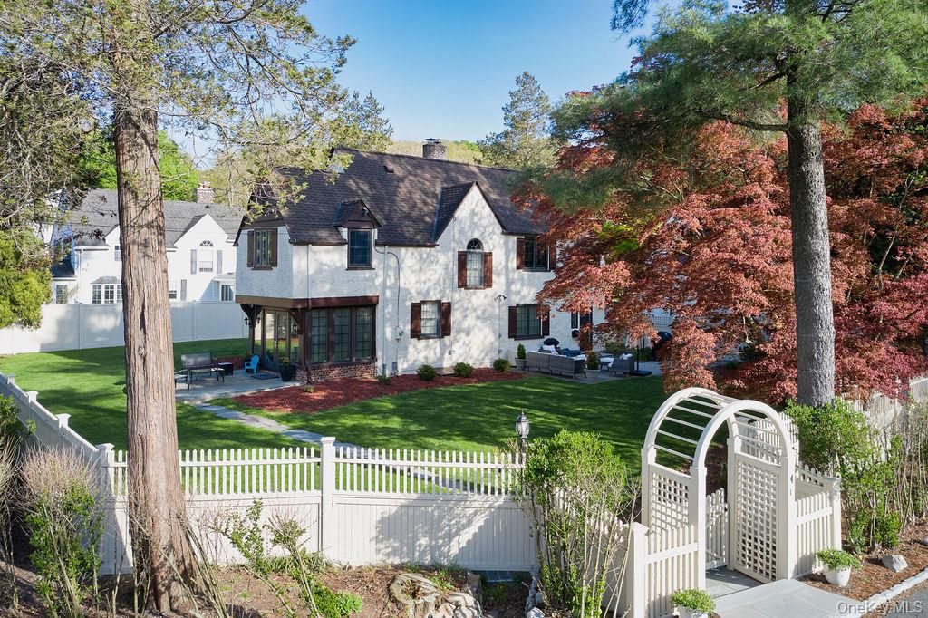 4 Glenwolde Park, Tarrytown, NY 10591