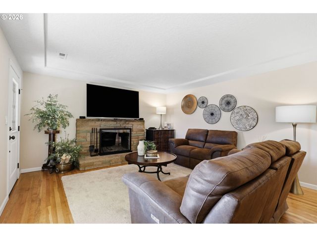 4109 Nw OLIVE St, Vancouver, WA 98660