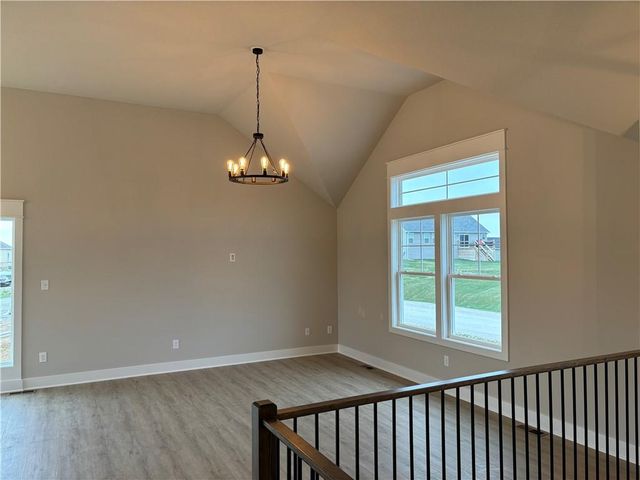 317 NE 51st Road, Warrensburg, MO 64093