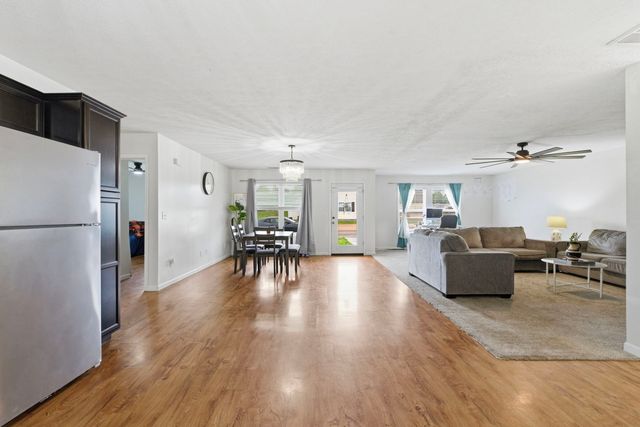 211 Wild Rose Lane, Marion, IL 62959