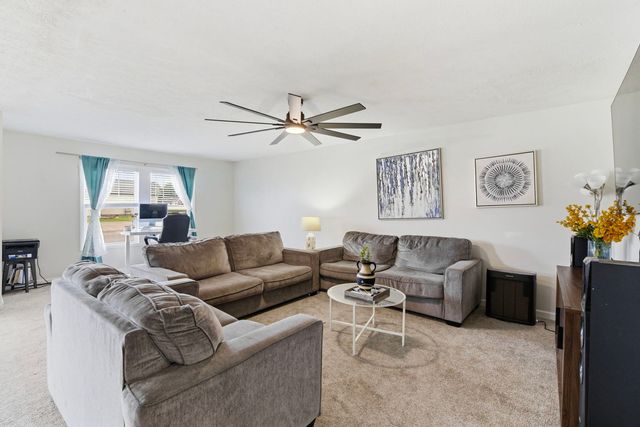 211 Wild Rose Lane, Marion, IL 62959