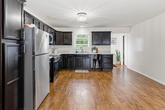 211 Wild Rose Lane, Marion, IL 62959