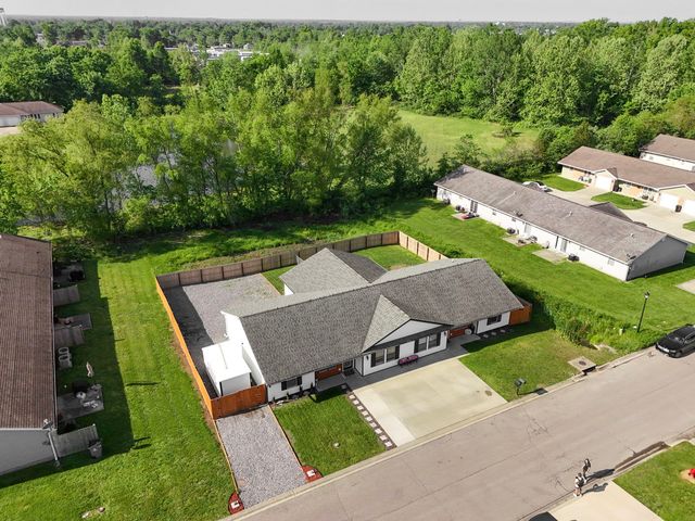 211 Wild Rose Lane, Marion, IL 62959