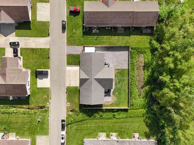 211 Wild Rose Lane, Marion, IL 62959