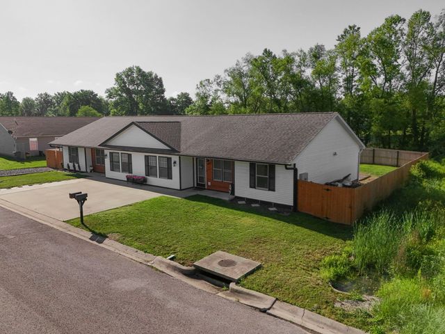 211 Wild Rose Lane, Marion, IL 62959