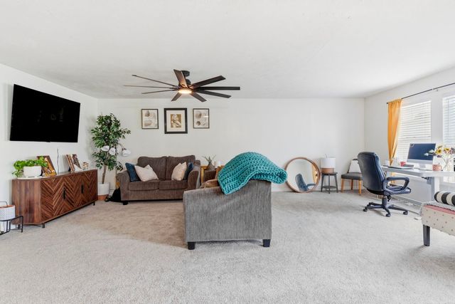 211 Wild Rose Lane, Marion, IL 62959