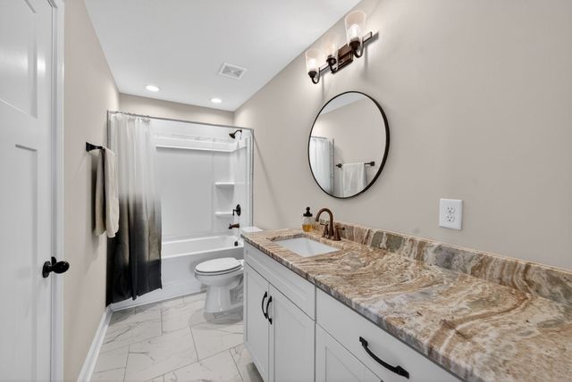 308 Young Ln, Pleasant View, TN 37146