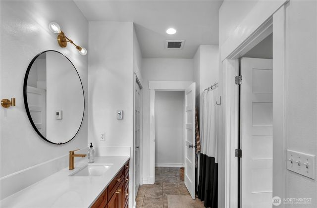 1319 S 13th Street, Mount Vernon, WA 98274