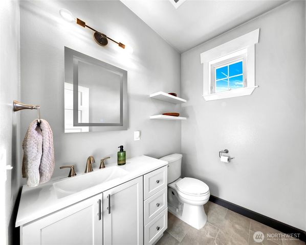 1319 S 13th Street, Mount Vernon, WA 98274