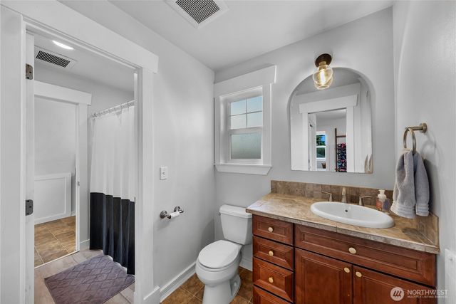 1319 S 13th Street, Mount Vernon, WA 98274
