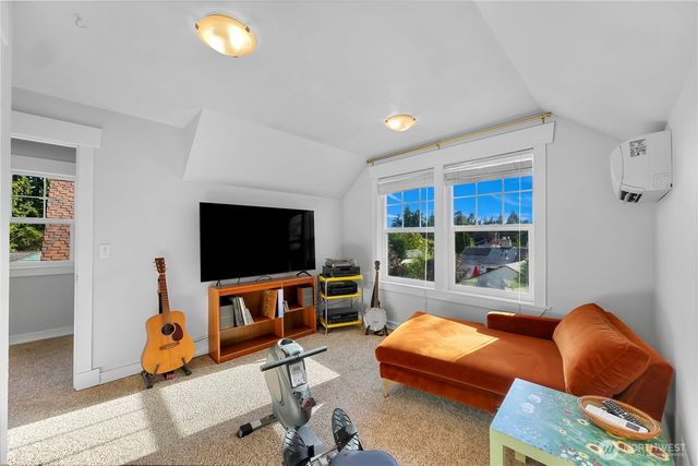 1319 S 13th Street, Mount Vernon, WA 98274