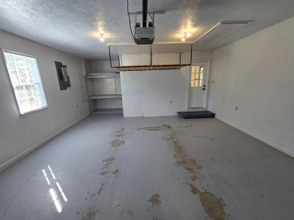 Image 12 of property listing at 3405 Piccadilly Avenue, Mt Vernon, IL 62864