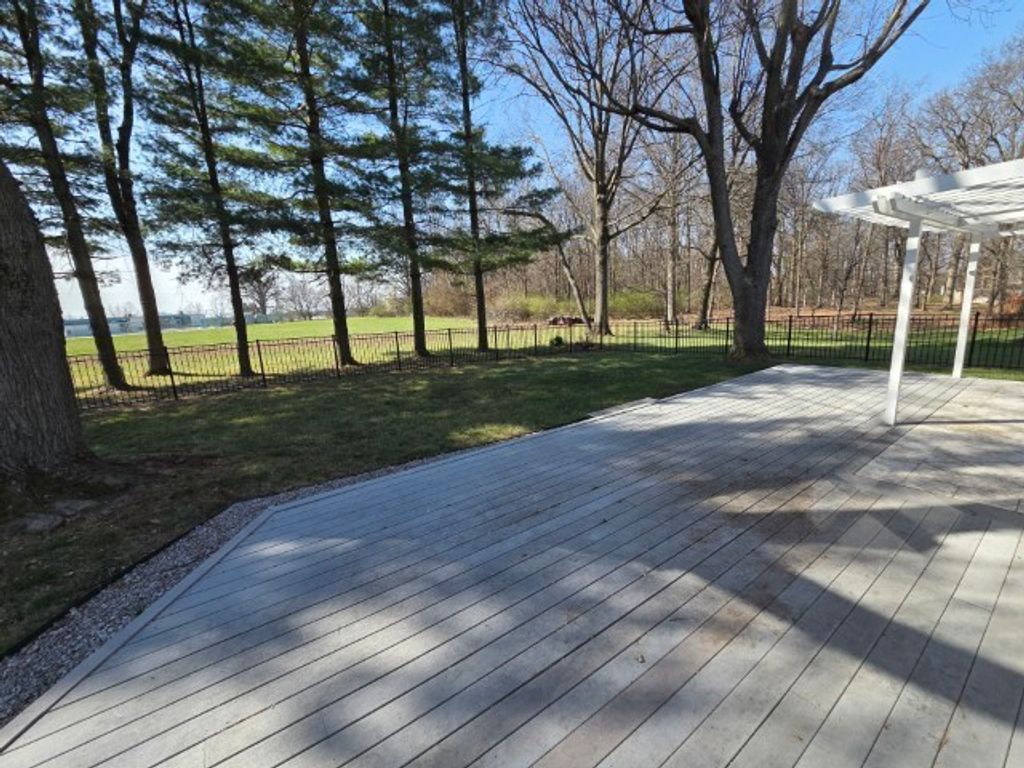 Image 14 of property listing at 3405 Piccadilly Avenue, Mt Vernon, IL 62864