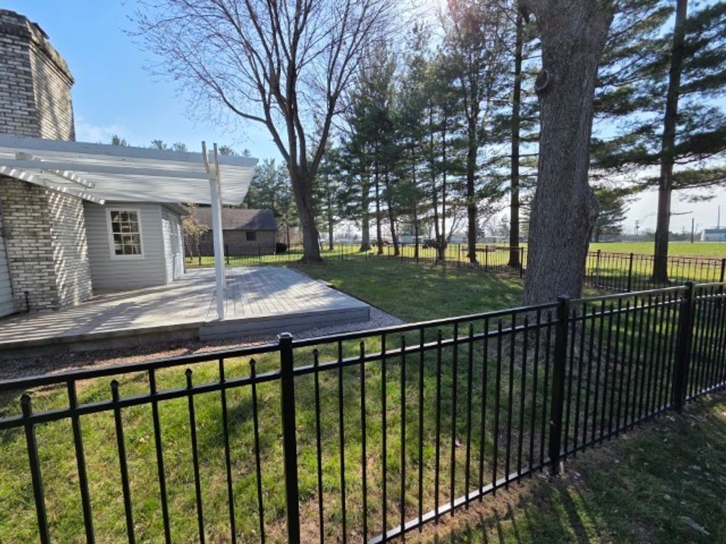 Image 17 of property listing at 3405 Piccadilly Avenue, Mt Vernon, IL 62864