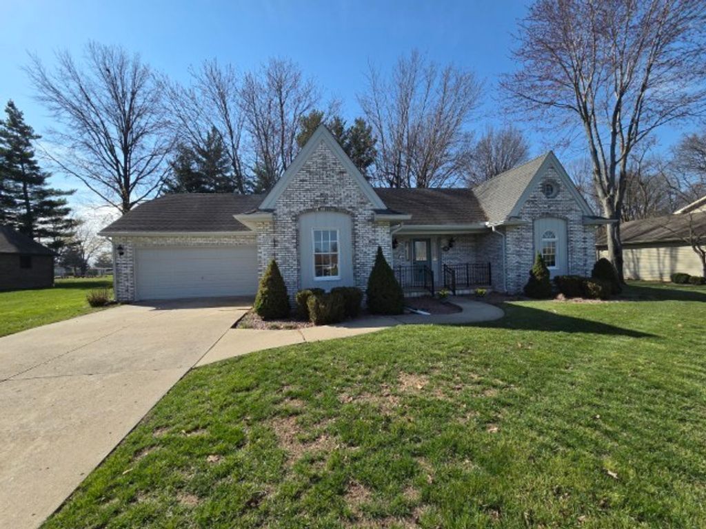 Image 18 of property listing at 3405 Piccadilly Avenue, Mt Vernon, IL 62864