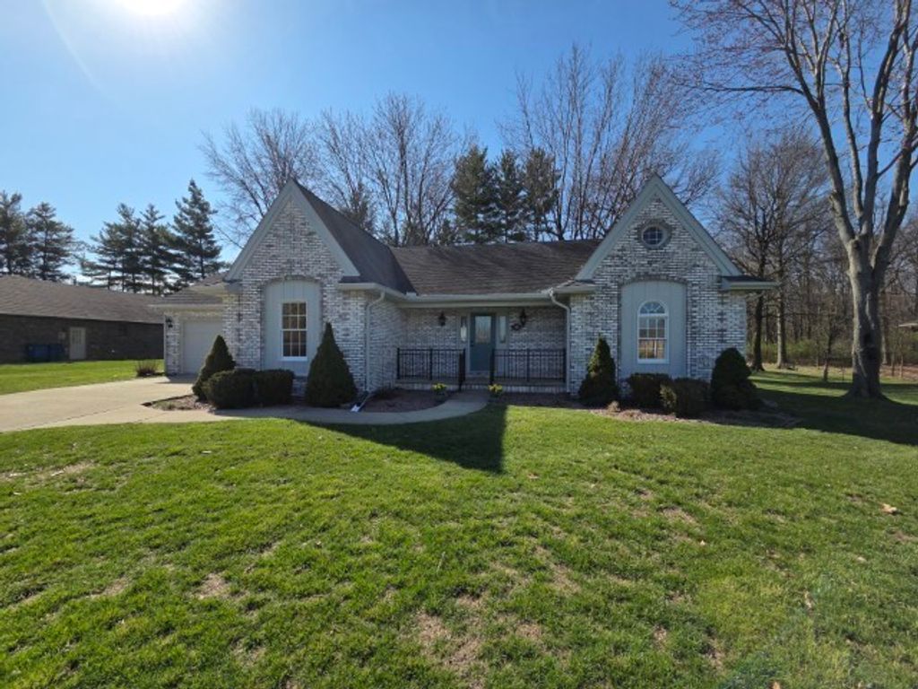 Image 19 of property listing at 3405 Piccadilly Avenue, Mt Vernon, IL 62864