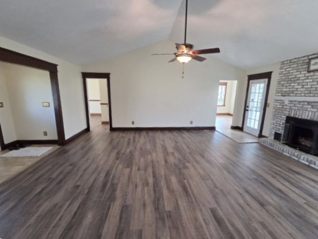 Image 22 of property listing at 3405 Piccadilly Avenue, Mt Vernon, IL 62864