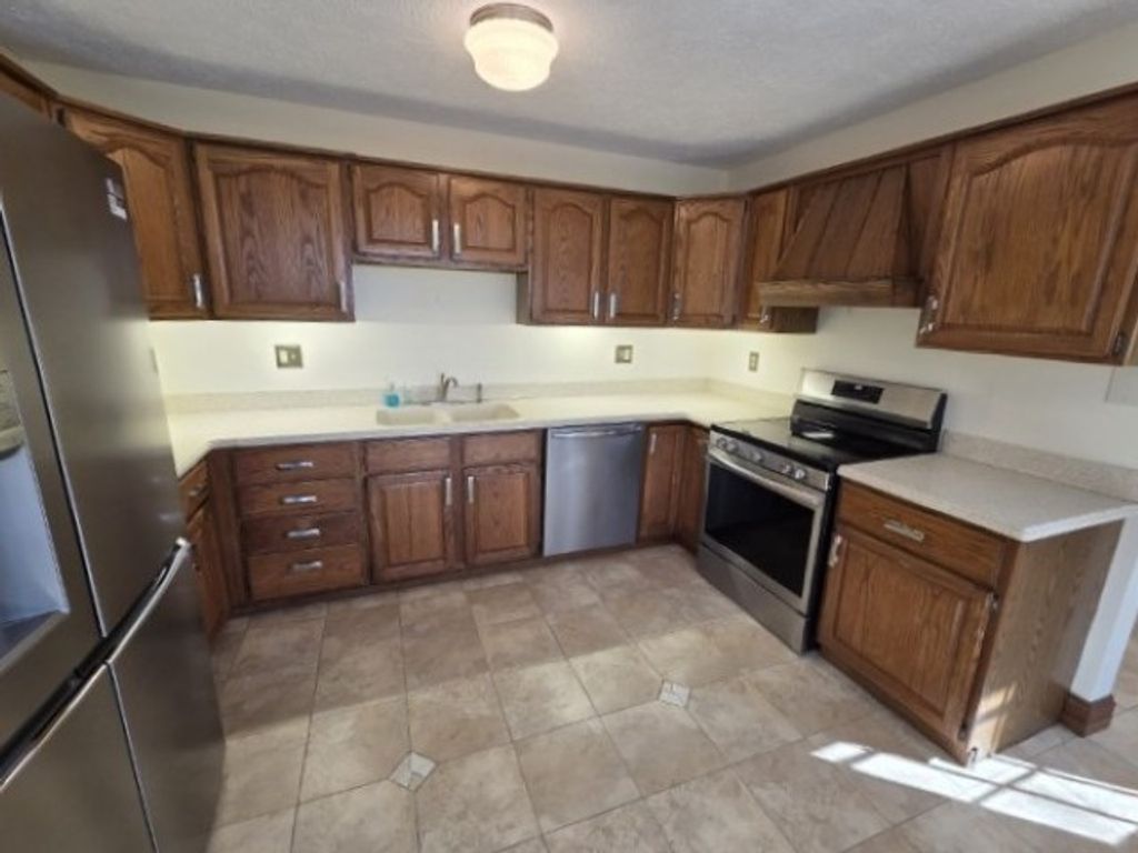 Image 24 of property listing at 3405 Piccadilly Avenue, Mt Vernon, IL 62864