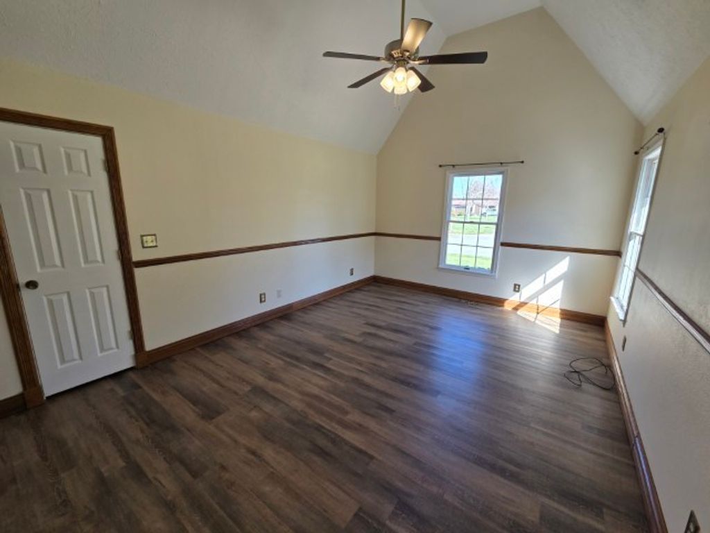 Image 29 of property listing at 3405 Piccadilly Avenue, Mt Vernon, IL 62864