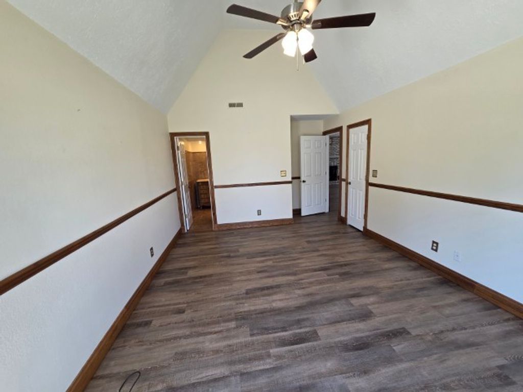 Image 31 of property listing at 3405 Piccadilly Avenue, Mt Vernon, IL 62864