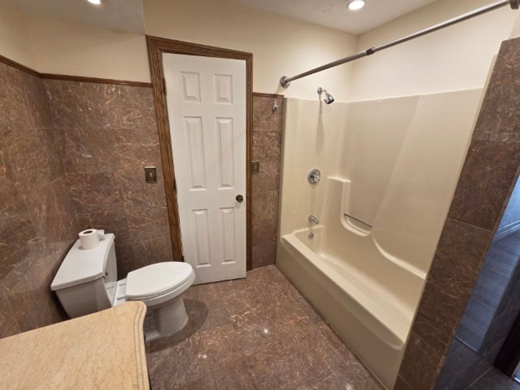 Image 33 of property listing at 3405 Piccadilly Avenue, Mt Vernon, IL 62864