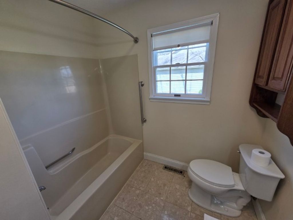 Image 39 of property listing at 3405 Piccadilly Avenue, Mt Vernon, IL 62864