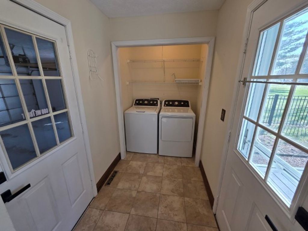 Image 40 of property listing at 3405 Piccadilly Avenue, Mt Vernon, IL 62864