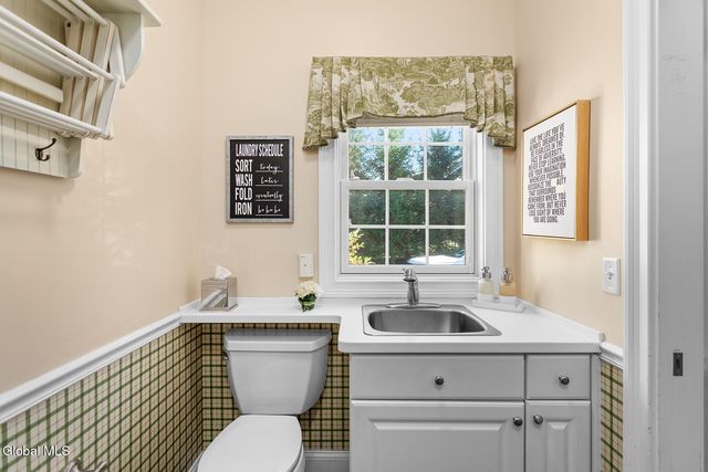 50 Grand View Drive, Queensbury, NY 12804