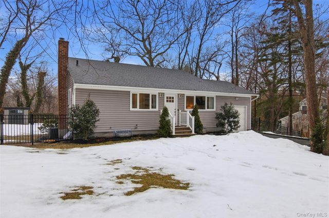 23 Gay Lore Drive, Huntington, NY 11743