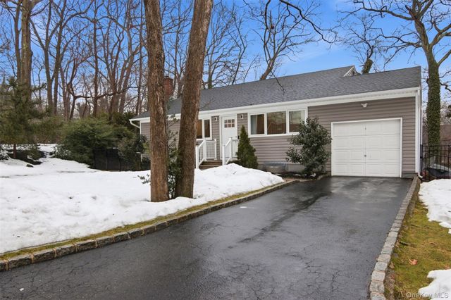 23 Gay Lore Drive, Huntington, NY 11743