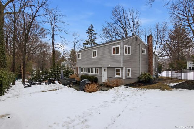 23 Gay Lore Drive, Huntington, NY 11743