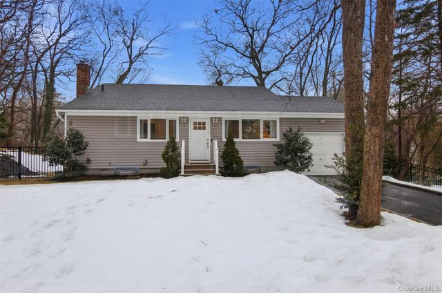 23 Gay Lore Drive, Huntington, NY 11743