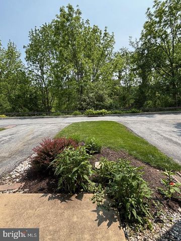571 GRAMERCY LN, Downingtown, PA 19335