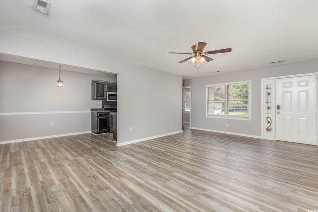 9138 Wildwood Pl., Murrells Inlet, SC 29576
