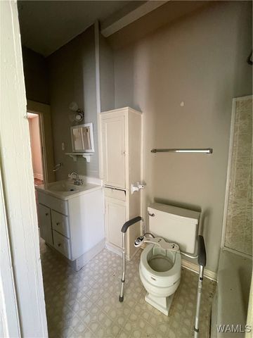 500 S MAIN, Demopolis, AL 36732